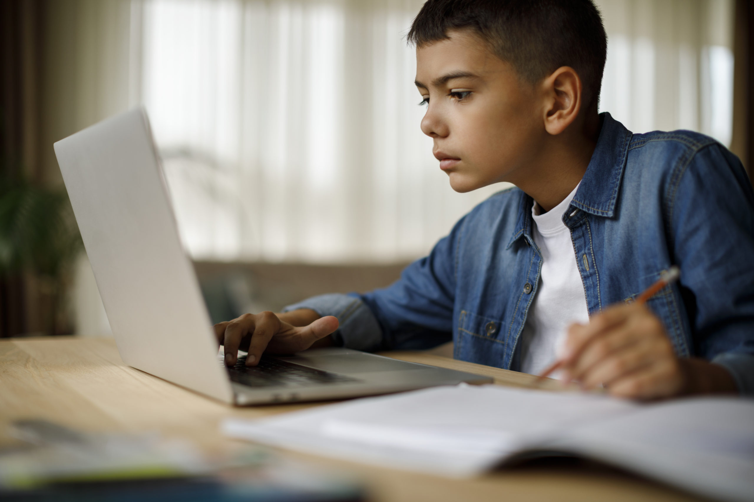 Dijital Dönüşümün Yıldızı: Online Eğitimin Önemi ve Avantajları